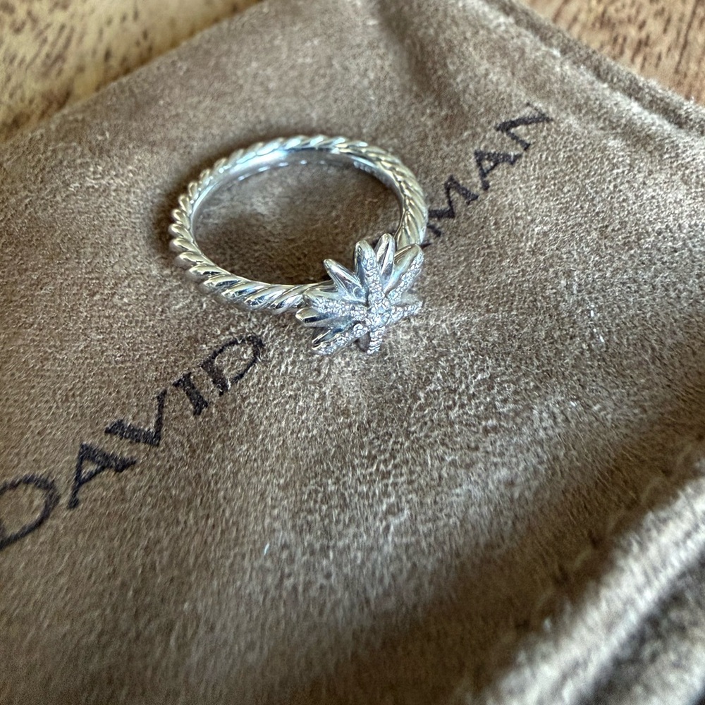 David Yurman Petite Starburst Ring with Diamonds - Picture 6 of 12